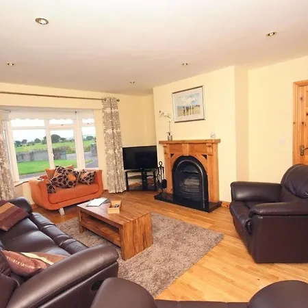 Stunning 7 Bedroom *